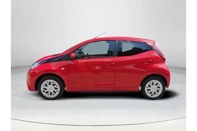 Toyota Aygo (2022) thumbnail 2