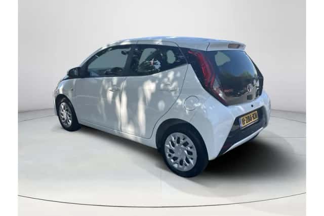 Toyota Aygo (2020) thumbnail 3