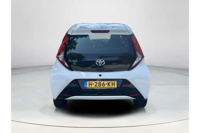 Toyota Aygo (2020) thumbnail 4