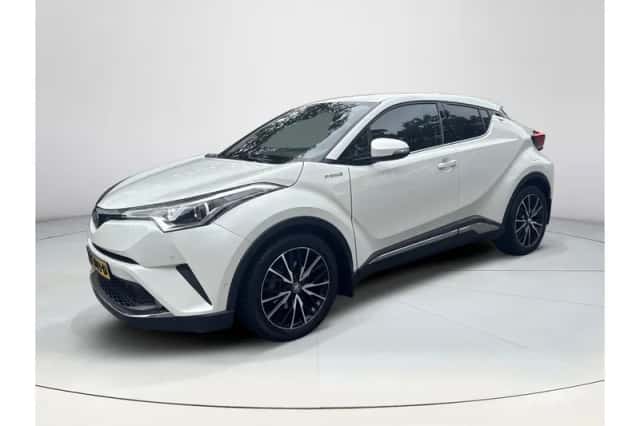 Toyota C-HR (2016) thumbnail 1