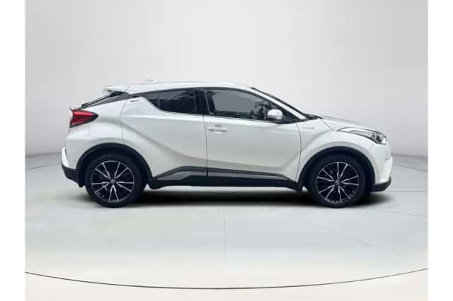 Toyota C-HR (2016) thumbnail 6
