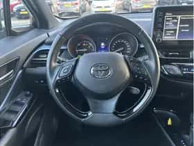 Toyota C-HR (2022) thumbnail 14