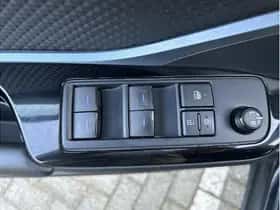 Toyota C-HR (2022) thumbnail 15