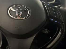 Toyota C-HR (2023) thumbnail 25