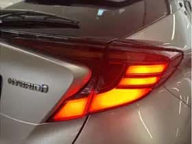 Toyota C-HR (2023) thumbnail 32