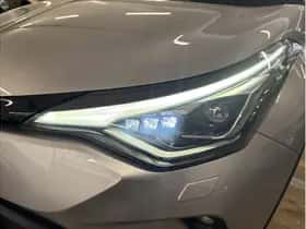 Toyota C-HR (2023) thumbnail 33