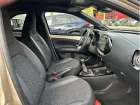 Toyota Aygo X (2024) thumbnail 12