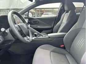 Toyota C-HR (2025) thumbnail 12