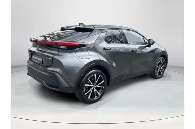 Toyota C-HR (2025) thumbnail 5