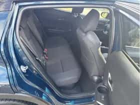 Toyota C-HR (2023) thumbnail 13