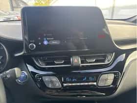 Toyota C-HR (2023) thumbnail 18
