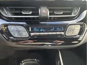 Toyota C-HR (2023) thumbnail 22