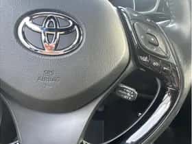 Toyota C-HR (2023) thumbnail 26