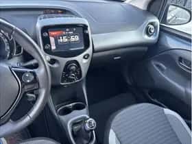 Toyota Aygo (2018) thumbnail 15