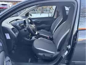 Toyota Aygo (2018) thumbnail 10