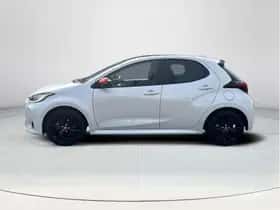 Toyota Yaris (2022) thumbnail 2