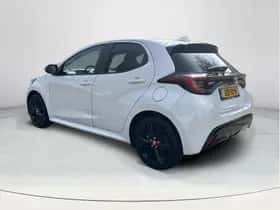 Toyota Yaris (2022) thumbnail 3