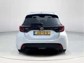 Toyota Yaris (2022) thumbnail 4