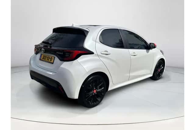 Toyota Yaris (2022) thumbnail 5