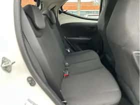 Toyota Aygo (2019) thumbnail 12
