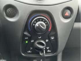 Toyota Aygo (2019) thumbnail 23