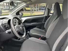 Toyota Aygo (2019) thumbnail 9