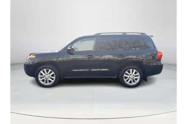 Toyota Land Cruiser (2012) thumbnail 2