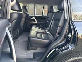 Toyota Land Cruiser (2012) thumbnail 12
