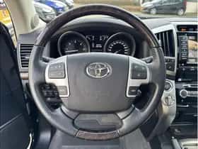 Toyota Land Cruiser (2012) thumbnail 16