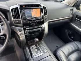 Toyota Land Cruiser (2012) thumbnail 17