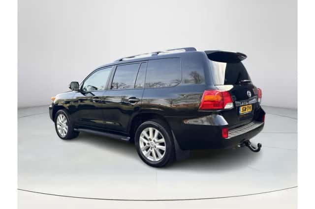 Toyota Land Cruiser (2012) thumbnail 3