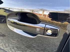 Toyota Land Cruiser (2012) thumbnail 31