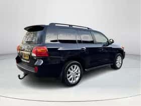 Toyota Land Cruiser (2012) thumbnail 5