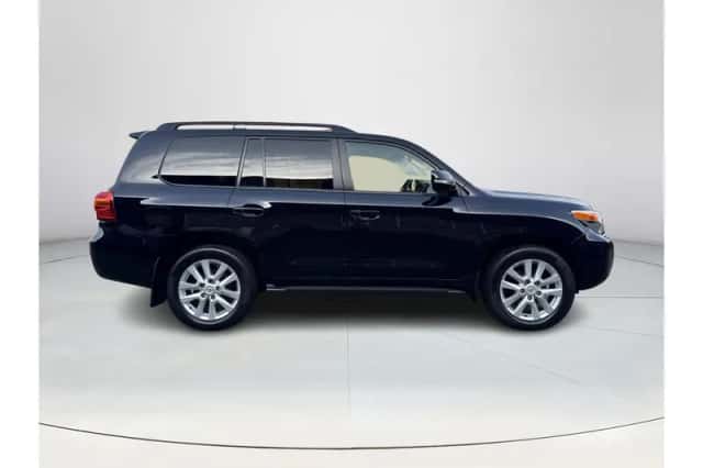 Toyota Land Cruiser (2012) thumbnail 6