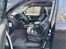 Toyota Land Cruiser (2012) thumbnail 10