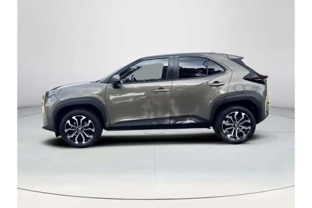 Toyota Yaris Cross (2021) thumbnail 2