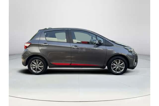 Toyota Yaris (2017) thumbnail 6