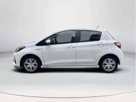 Toyota Yaris (2019) thumbnail 2