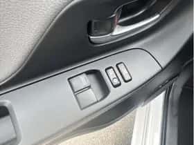 Toyota Yaris (2019) thumbnail 14