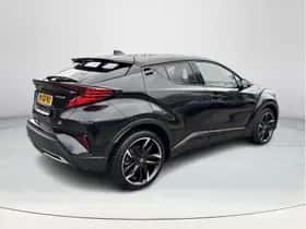 Toyota C-HR (2022) thumbnail 5