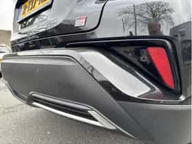 Toyota C-HR (2022) thumbnail 10