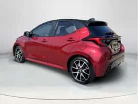 Toyota Yaris (2021) thumbnail 3