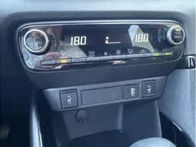 Toyota Yaris (2021) thumbnail 22