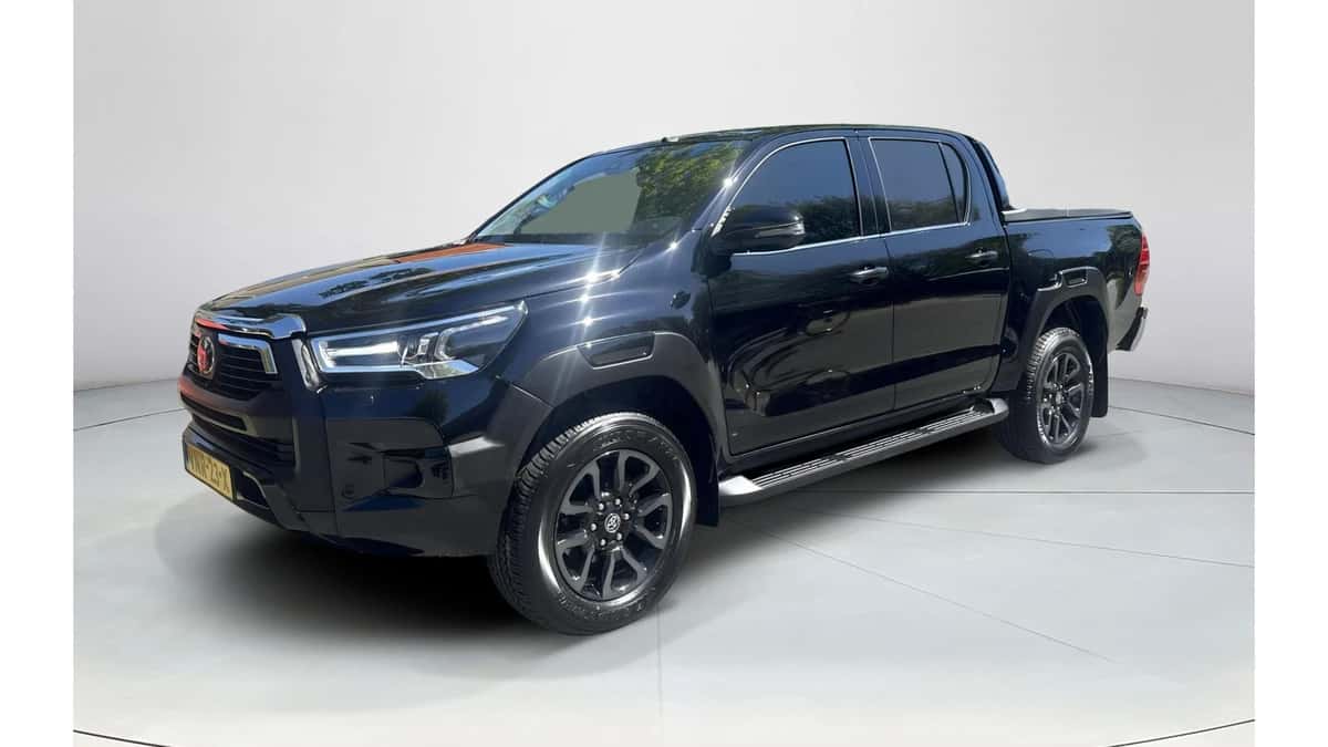 Toyota Hilux (2022) — foto 1