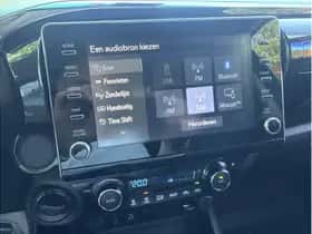 Toyota Hilux (2022) thumbnail 17