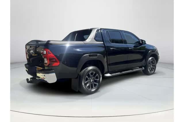 Toyota Hilux (2022) thumbnail 5