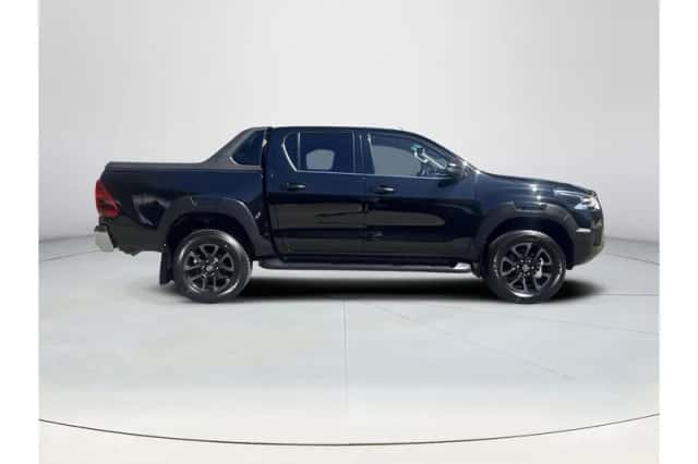 Toyota Hilux (2022) thumbnail 6
