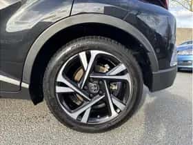 Toyota C-HR (2022) thumbnail 11