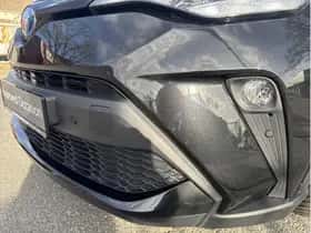 Toyota C-HR (2022) thumbnail 9
