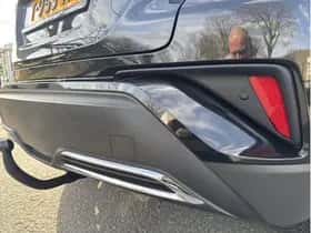 Toyota C-HR (2022) thumbnail 10